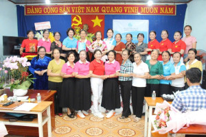 Hội Liên hiệp phụ nữ phường Trảng Bom ra mắt Tổ phụ nữ “5 không, 3 sạch, 3 an” tại khu phố Trảng Bom 1
