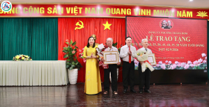 Lễ trao tặng huy hiệu Đảng đợt 2/9/2026