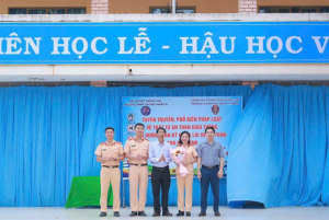 Trường THPT Thống Nhất A tổ chức tuyên truyền pháp luật và...