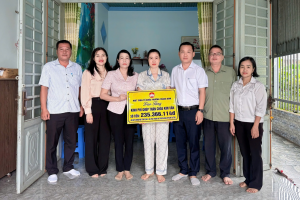 PHƯỜNG TRẢNG BOM TRAO KINH PHÍ HỖ TRỢ PHẪU THUẬT GHÉP THẬN