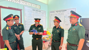 BỘ CHỈ HUY QUÂN SỰ THÀNH PHỐ ĐỒNG NAI KIỂM TRA CÔNG TÁC  XÂY DỰNG CHÍNH QUY, ĐÓNG QUÂN CANH PHÒNG VÀ HUẤN LUYỆN  TẠI BAN CHỈ HUY QUÂN SỰ PHƯỜNG TRẢNG BOM