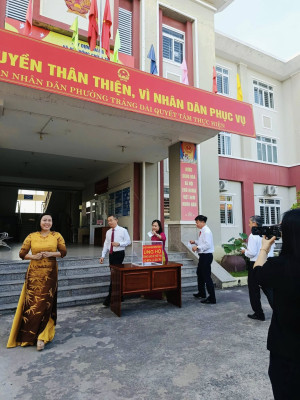 ỦY BAN MTTQ VIỆT NAM PHƯỜNG TRẢNG DÀI PHÁT ĐỘNG CÁN BỘ, CÔNG CHỨC ỦNG HỘ ĐỒNG BÀO BỊ THIỆT HẠI DO MƯA LŨ TẠI LỄ CHÀO CỜ ĐẦU TUẦN