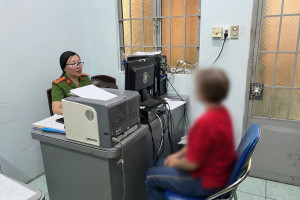 Công an phường phát hiện, bắt quả tang vụ việc tổ chức cho người khác ở lại Việt nam trái phép
