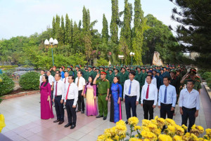 Đảng ủy – HĐND – UBND – Ủy ban MTTQ Việt Nam phường Trảng Dài dâng hương và viếng Nghĩa trang Liệt sỹ Vĩnh Cửu nhân dịp Hội trại Tòng quân năm 2026