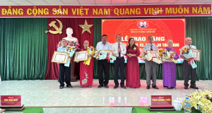 Trảng Dài tổ chức Lễ trao tặng Huy hiệu Đảng đợt 02/9/2026