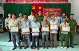 Ngày hội Toàn dân bảo vệ an ninh Tổ quốc tại ấp 1, 2