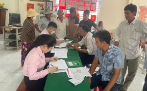 NHCSXH Vĩnh Cửu triển khai đối chiếu, phân loại nợ khách hàng năm 2025 tại xã Trị An