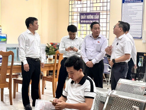 Tổ đại biểu Quốc hội tỉnh Đồng Nai thăm, động viên cán bộ Trung tâm Phục vụ Hành chính công xã Trị An