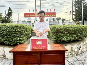 Xã Trị An chung tay ủng hộ đồng bào khắc phục thiệt hại do bão số 10