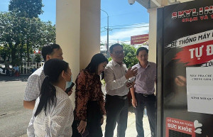 Trung tâm Phục vụ Hành chính công xã Trị An đưa vào hoạt động máy pha chế đồ uống tự động phục vụ người dân