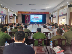 UBND xã Trị An nghe báo cáo công tác quản lý nhà nước về đất đai, trật tự xây dựng và khai thác khoáng sản