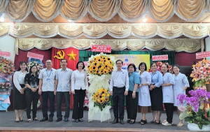 Lãnh đạo xã thăm và chúc mừng Trung tâm Y tế Khu vực Vĩnh Cửu, Trạm Y tế xã Trị An nhân kỷ niệm ngày Thầy thuốc Việt Nam