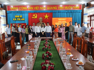 Chi bộ 3 và Chi bộ 5 Trường Chính trị tỉnh Đồng Nai sinh hoạt chuyên đề gắn với hoạt động về nguồn năm 2026