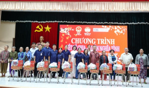 Trao tặng quà Tết sẻ chia – Xuân nghĩa tình do Công ty Changshin Việt Nam tài trợ