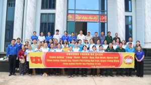 MTTQ Việt Nam xã Trị An tổ chức ra quân dọn dẹp vệ sinh môi trường
