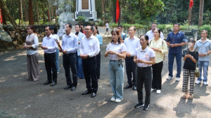 Xã Trị An tổ chức viếng Nghĩa trang Trung ương Cục miền Nam và Căn cứ Khu ủy miền Đông