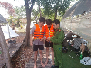 Công an phường Trị An tăng cường tuyên truyền, bảo đảm an toàn đường thủy mùa du lịch hè hồ Trị An