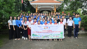 23 7 2026 don dep nha bia dang huong va tang qua (9)