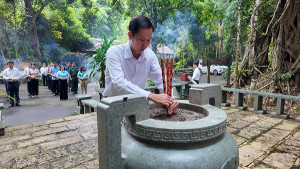 Phường Trị An tổ chức viếng Nghĩa trang Liệt sĩ nhân kỷ niệm 79 năm Ngày Thương binh - Liệt sĩ