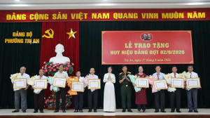 Phường Trị An trao tặng Huy hiệu Đảng đợt 2/9 cho 55 đảng viên