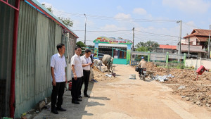 Lãnh đạo phường Trị An khảo sát tiến độ các công trình nâng cấp, sửa chữa, cải tạo trên địa bàn