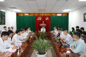 Phó Chủ tịch UBND tỉnh Lê Trường Sơn chủ trì cuộc họp ứng dụng AI và chỉ đạo giải pháp khắc phục các hạn chế của phần mềm QLVB&HSCV dùng chung tại Văn phòng UBND tỉnh