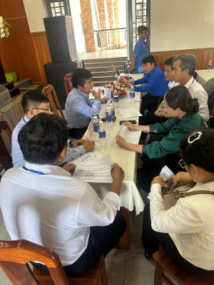 Chấm thi 18 đề tài Khoa học Kỹ thuật học sinh THCS năm học...