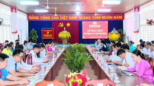 Hội nghị công bố các quyết định của Ban Thường vụ Tỉnh ủy, UBND tỉnh và Ban Thường vụ Đảng ủy xã về công tác tổ chức cán bộ