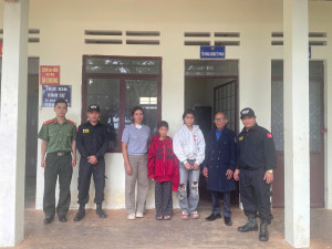 Lực lượng chức năng đã tìm thấy hai cháu bé và bàn giao cho gia đình