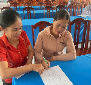     Ngân hàng chính sách xã hội Cẩm Mỹ giải ngân hộ vay STEM đầu tiên ở xã Xuân Đông 