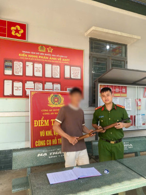 Xã Xuân Đông tăng cường công tác tuyên truyền vận động Nhân dân giao nộp, phòng ngừa, đấu tranh với tội phạm, vi phạm pháp luật về vũ khí, vật liệu nổ, công cụ hỗ trợ và pháo trên địa bàn xã Xuân Đông