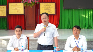 Họp Ủy ban bầu cử xã về việc thành lập các tổ bầu cử xã