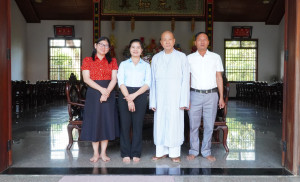 Phó Chủ tịch UBND xã Xuân Đông thăm, chúc Tết cơ sở tôn giáo trên địa bàn xã