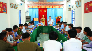 ĐOÀN CÔNG TÁC ĐẢNG ỦY XÃ XUÂN ĐÔNG  LÀM VIỆC VỚI CẤP ỦY CHI BỘ, BAN NHÂN DÂN  ẤP LÁNG ME 1, ẤP LÁNG ME 2 VÀ ẤP THOẠI HƯƠNG.