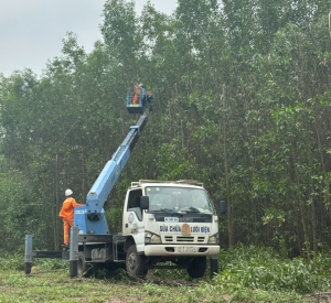 UBND xã Xuân Đông tăng cường phối hợp tuyên truyền, vận động người dân bảo vệ hành lang an toàn lưới điện cao áp