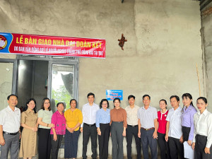 LỄ BÀN GIAO NHÀ “ĐẠI ĐOÀN KẾT” TRÊN ĐỊA BÀN   XÃ XUÂN ĐÔNG