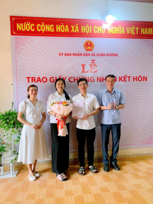 UBND XÃ XUÂN ĐƯỜNG TỔ CHỨC LỄ TRAO GIẤY CHỨNG NHẬN KẾT HÔN