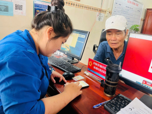 UBND XÃ XUÂN ĐƯỜNG TĂNG CƯỜNG TUYÊN TRUYỀN VIỆC THỰC HIỆN THỦ TỤC HÀNH CHÍNH TRÊN NỀN TẢNG SỐ VNEID