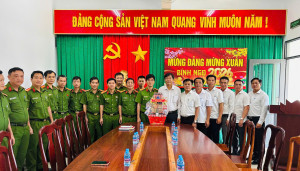 ĐOÀN LÃNH ĐẠO XÃ XUÂN ĐƯỜNG ĐẾN THĂM VÀ CHÚC TẾT LỰC LƯỢNG...