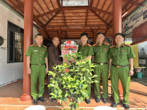 CÔNG AN XÃ XUÂN ĐƯỜNG TỔ CHỨC THĂM HỎI CÁC CƠ SỞ TÔN GIÁO NHÂN DỊP TẾT NGUYÊN ĐÁN BÍNH NGỌ 2026