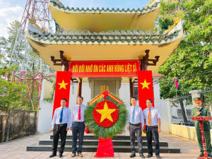 ĐẢNG BỘ XÃ XUÂN ĐƯỜNG TỔ CHỨC LỄ VIẾNG BIA TƯỞNG NIỆM THỜ LIỆT SỸ NHÂN KỶ NIỆM 51 NĂM GIẢI PHÓNG MIỀN NAM THỐNG NHẤT ĐẤT NƯỚC ( 30/4/1975-30/4/2026); NGÀY QUỐC TẾ LAO ĐỘNG 1/ 5 VÀ KỶ NIỆM 136 NĂM NGÀY SINH CHỦ TỊCH HỒ CHÍ MINH (19/5/1890 -19/5/2025)