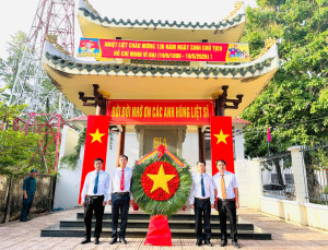 ĐẢNG BỘ VÀ NHÂN DÂN XÃ XUÂN ĐƯỜNG TỔ CHỨC DÂNG HOA, DÂNG HƯƠNG ANH LINH CHỦ TỊCH HỒ CHÍ MINH VÀ CÁC ANH HÙNG LIỆT SĨ TẠI BIA TƯỞNG NIỆM NHÂN KỶ NIỆM 136 NĂM NGÀY SINH CHỦ TỊCH HỒ CHÍ MINH (19/5/1890 - 19/5/2026) VÀ CHÀO MỪNG THÀNH LẬP TP ĐỒNG NAI