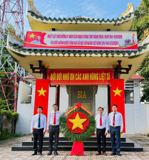 ĐẢNG BỘ VÀ NHÂN DÂN XÃ XUÂN ĐƯỜNG _ TỔ CHỨC VIẾNG, DÂNG HOA, DÂNG HƯƠNG ANH LINH CHỦ TỊCH HỒ CHÍ MINH VÀ CÁC ANH HÙNG LIỆT SĨ TẠI BIA TƯỞNG NIỆM NHÂN KỶ NIỆM 81 NĂM NGÀY QUỐC KHÁNH NƯỚC CỘNG HOÀ XÃ HỘI CHỦ NGHĨA VIỆT NAM (02/9/1945 – 02/9/2026)