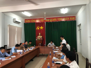 Đồng chí Phan Thanh Xứng – Phó Chủ tịch UBND xã tổ chức rà...