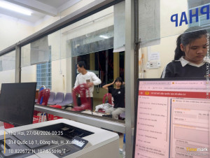 Hình ảnh đẹp cuối ngày trong công tác cấp Định danh mức 2 cho trẻ em