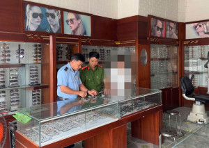 CÔNG AN XÃ XUÂN HÒA  SINH HOẠT CHÍNH TRỊ QUA BỘ PHIM “MÙI CỎ CHÁY”