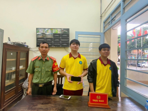 CÔNG AN XÃ XUÂN HÒA  HÀNH ĐỘNG ĐẸP CỦA HAI HỌC SINH TRƯỜNG THPT XUÂN HƯNG: NHẶT ĐƯỢC CỦA RƠI, TRẢ LẠI NGƯỜI MẤT