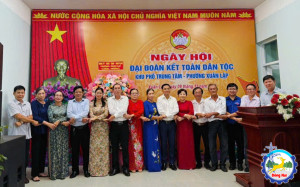 Ngày hội Đại đoàn kết toàn dân tộc khu phố Trung Tâm