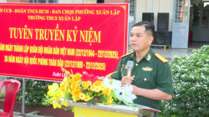 PHƯỜNG XUÂN LẬP TỔ CHỨC TUYÊN TRUYỀN KỶ NIỆM 81 NĂM NGÀY THÀNH LẬP QĐND VIỆT NAM VÀ 36 NĂM NGÀY HỘI QUỐC PHÒNG TOÀN DÂN DƯỚI CỜ TẠI TRƯỜNG THCS XUÂN LẬP