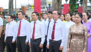 PHƯỜNG XUÂN LẬP LỄ VIẾNG NHÀ BIA LIỆT SĨ NHÂN KỶ NIỆM 79 NĂM...
